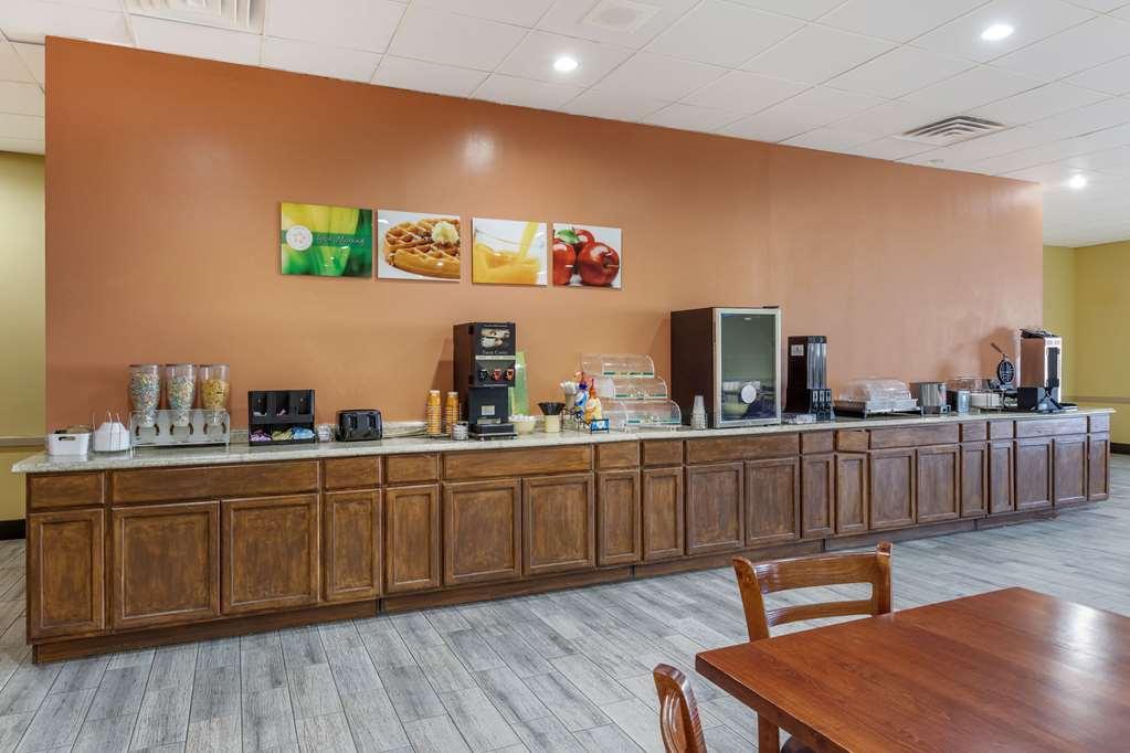 Suburban Studios Gainesville Restaurant foto